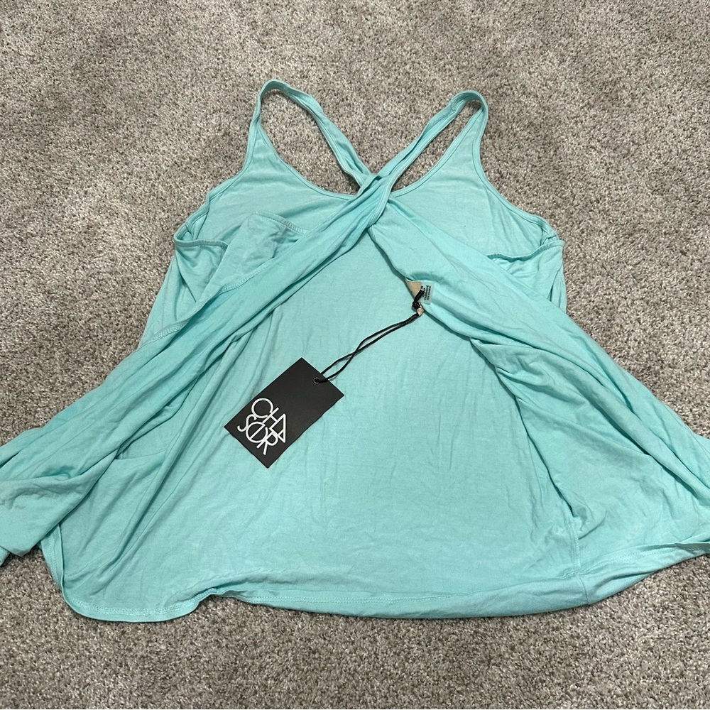 Chaser open back Top - Picture 3 of 4